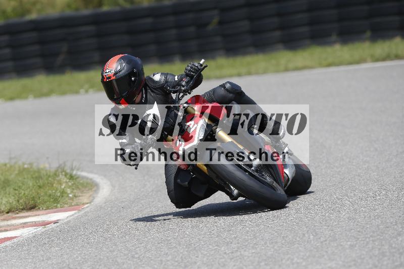 /27 12.06.2025 Ducati Schweiz Trackday Warmup  ADR/gelb-jeaune/32